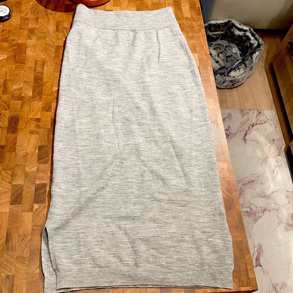 Aritizia Wilfred Italian Wool Soft Grey Skirt size L